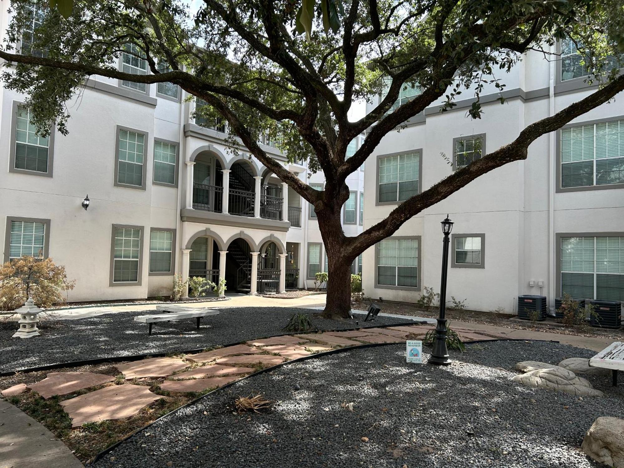 Best Of Both Worlds Houston River Oaks Galleria ภายนอก รูปภาพ